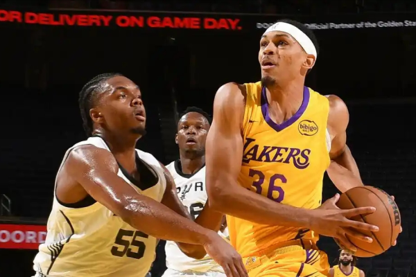 Lakers đã thắng hai trận liên 