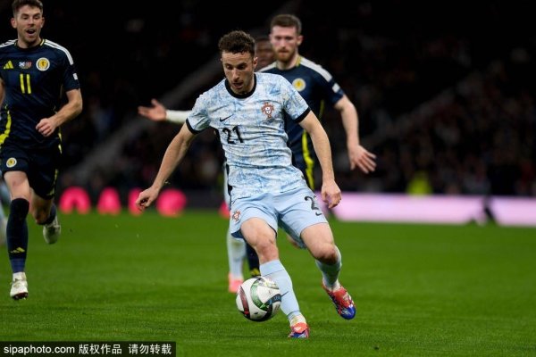 Manchester United và Liverpool: Tribute cảm xúc cho cuộc thi, thương tiếc khoảnh khắc ấm áp của Jota