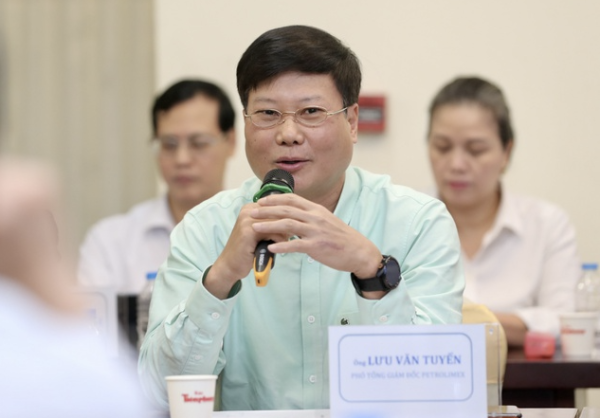 Xăng chỉ định Luu Van Tuyen là